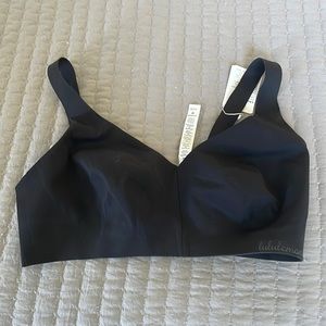 Lululemon NWT Like Nothing Bra in black. Size 34DD